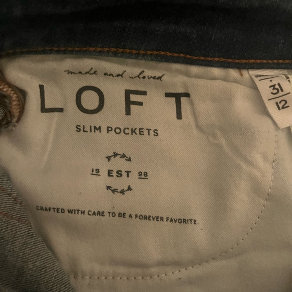 LOFT  Blue Cropped Jeans with  Button Fly - Picture 8 of 8